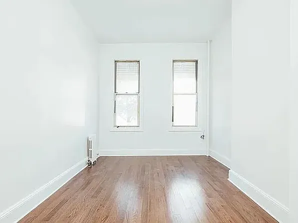 414 Onderdonk Avenue image 7 of 15