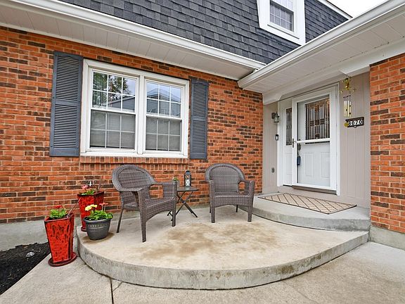 3rd image of 8070 Ashgrove Dr