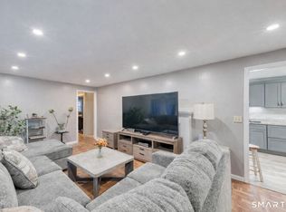 40 Cottage Grove Circle, Bloomfield, CT 06002