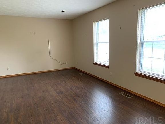 5th image of 510 Genevieve Ave