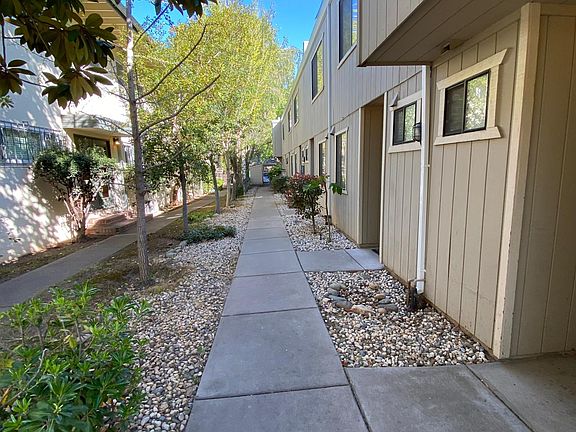 2nd image of 1043 39th St #4