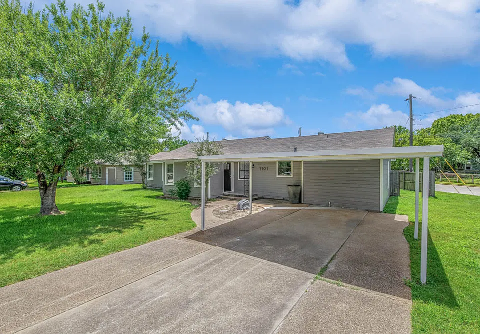 1101 Edgewood Dr