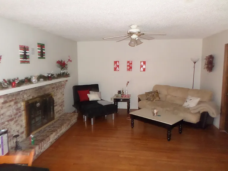 2031 Shirley Ln — Photo 10