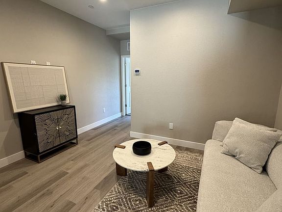 5th image of 2650-2660 S Delaware St #1