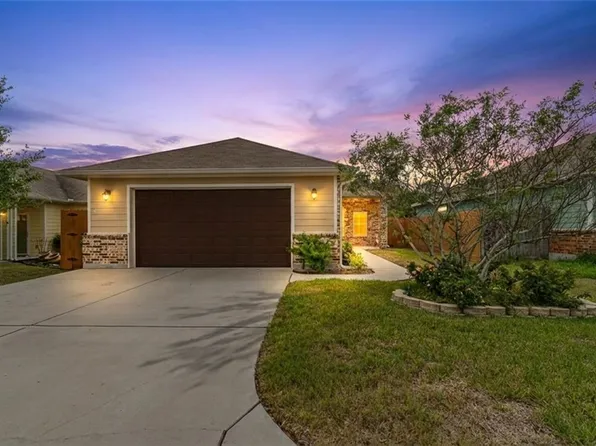 623 W Deberry Ave, Aransas Pass, TX 78336