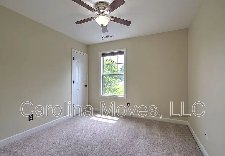 8 Emmaline St — Photo 13