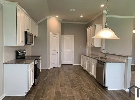 1925 Green Terrace Dr — Photo 6