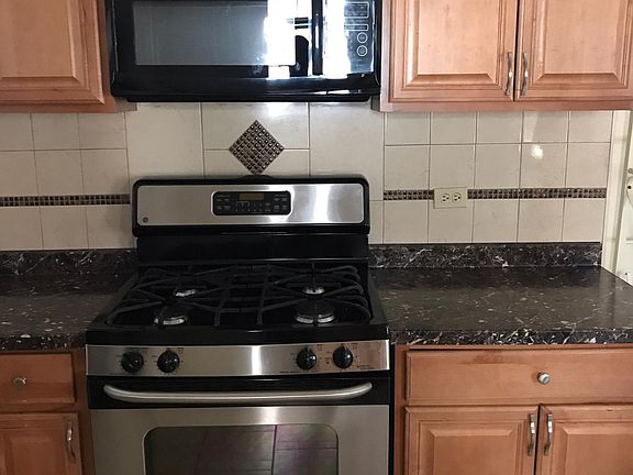 4th image of 8433 S Paulina St