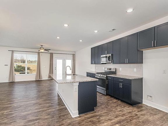 4th image of 215 Marbella Grove Ct