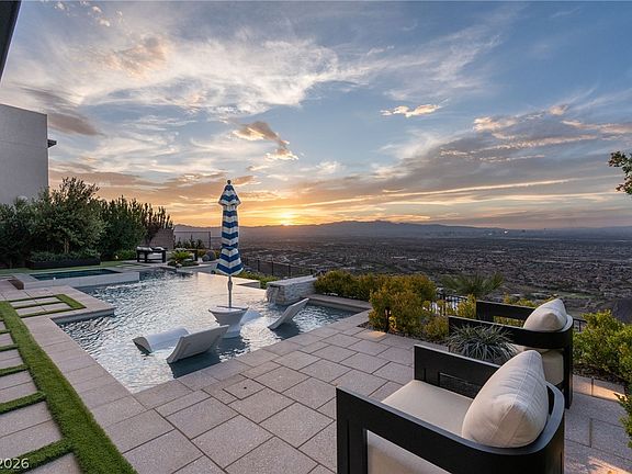 4th image of 651 Overlook Rim Dr