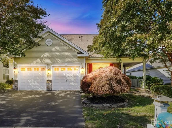 12 Powderhorn Way, Allentown, NJ 08501