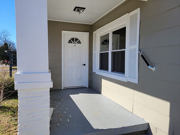 2nd image of 3 Polk Cir
