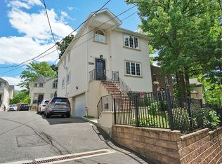 33 Midland Rd, Staten Island, NY 10308