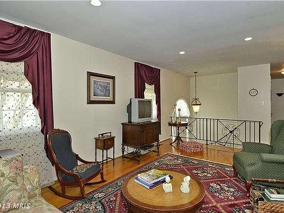 3rd image of 2 Ashland Brooke Ct