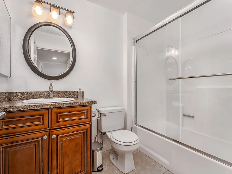 5520 Owensmouth Ave #108 — Photo 12