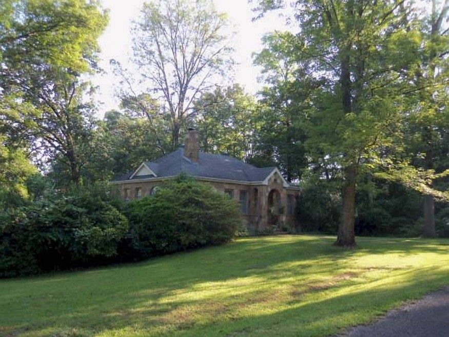 2nd image of 139 Washington Cir