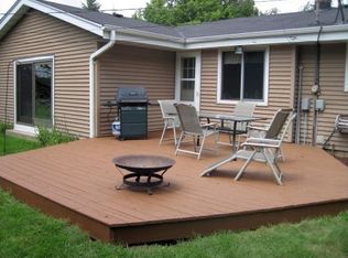 S39W26507 Lawrence Ln, Waukesha, WI 53189