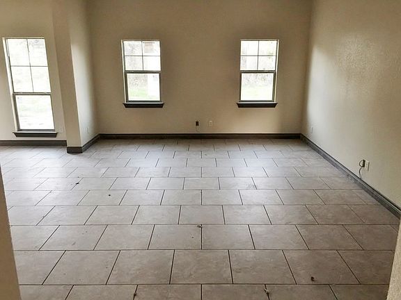 Open Living area
						:
						View from front entry into living area