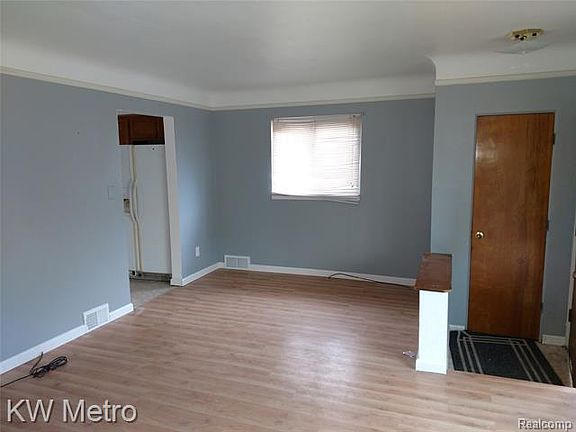 2nd image of 30721 Florence St