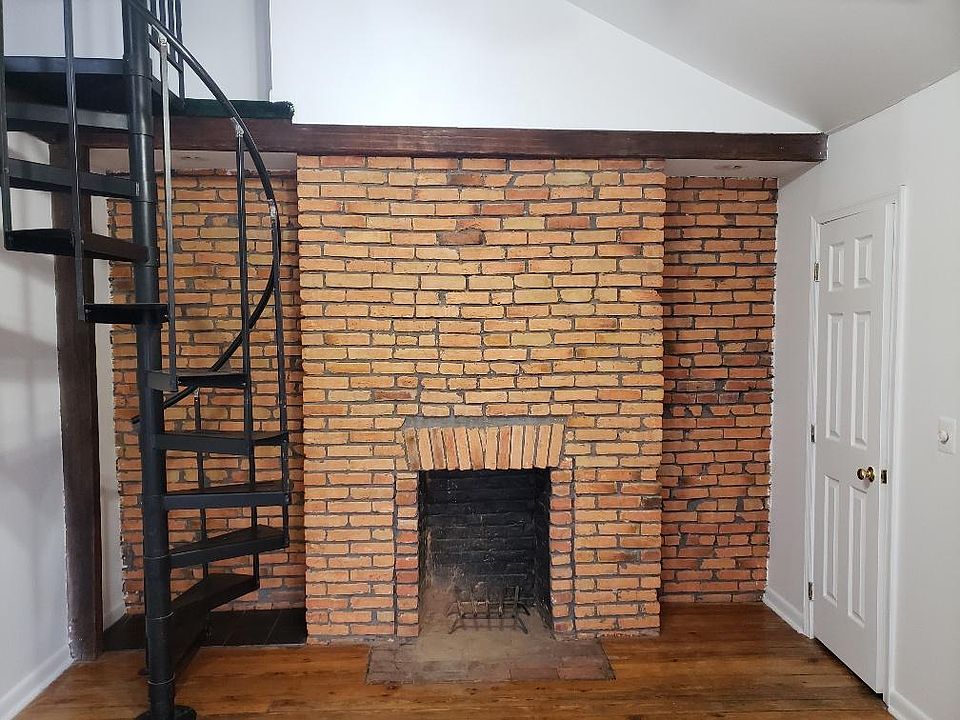 1st image of 885 W Lombard St