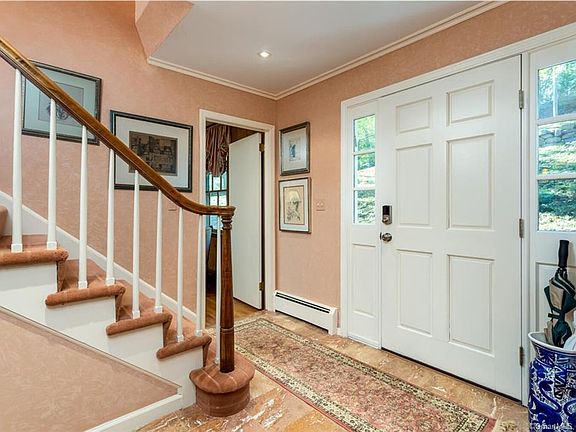 4th image of 89 Riverbank Dr