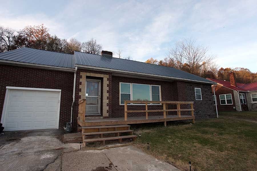 1st image of 416 Hedgewood Dr