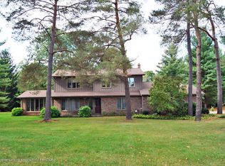 2333 Legend Woods Dr, Grand Ledge, MI 48837