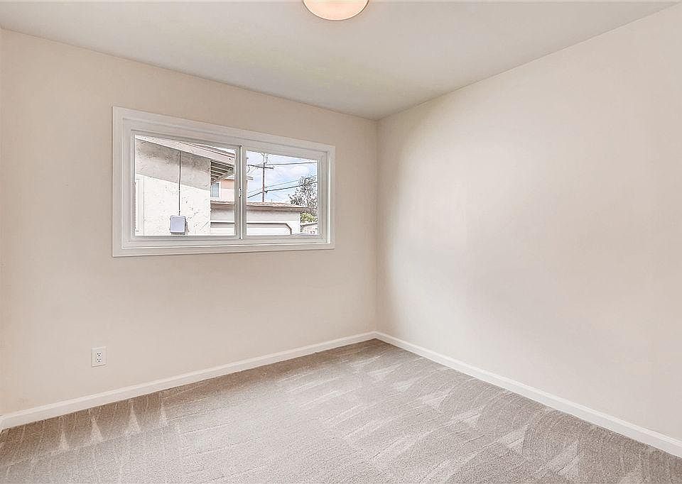 1st image of 2474 Calle Tres Lomas