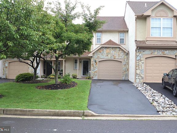 2nd image of 12 Redwood Ln