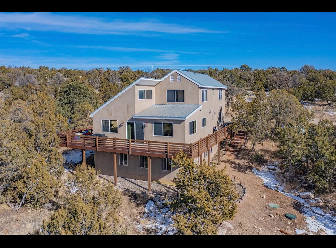 15 Rocky Ranch Rd — Photo 1