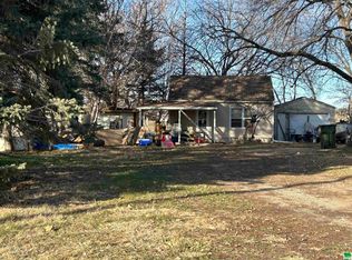 1601 River Dr, Sioux City, IA 51109