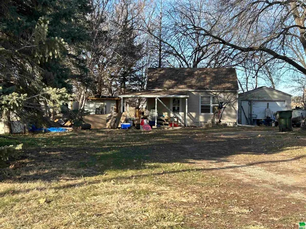 1601 River Dr, Sioux City, IA 51109