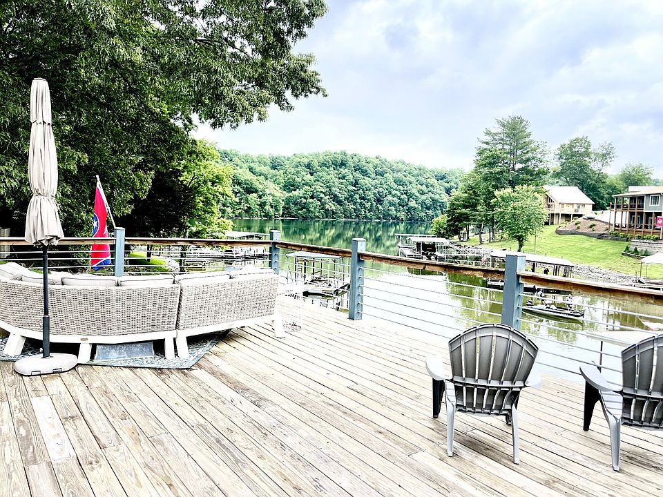 1st image of 814 Shasteen Hollow Rd