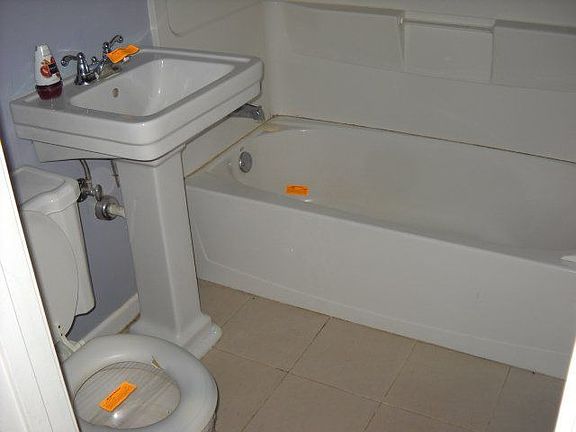 3rd image of 4814 Woodend Ave