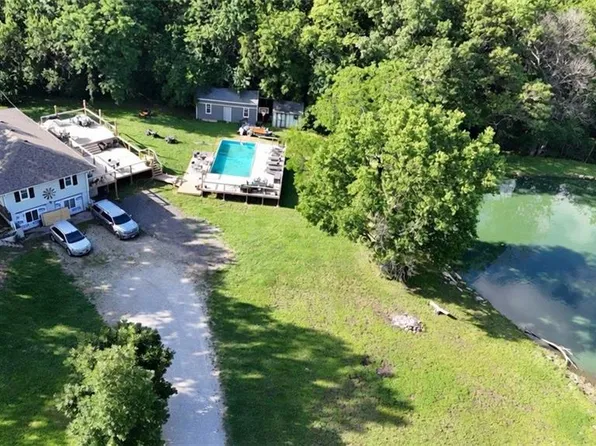 17909 S Hill Top Rd, Pleasant Hill, MO 64080