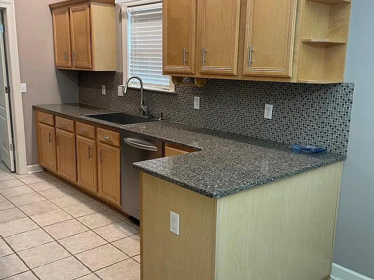 2895 Liverpool Ln — Photo 19