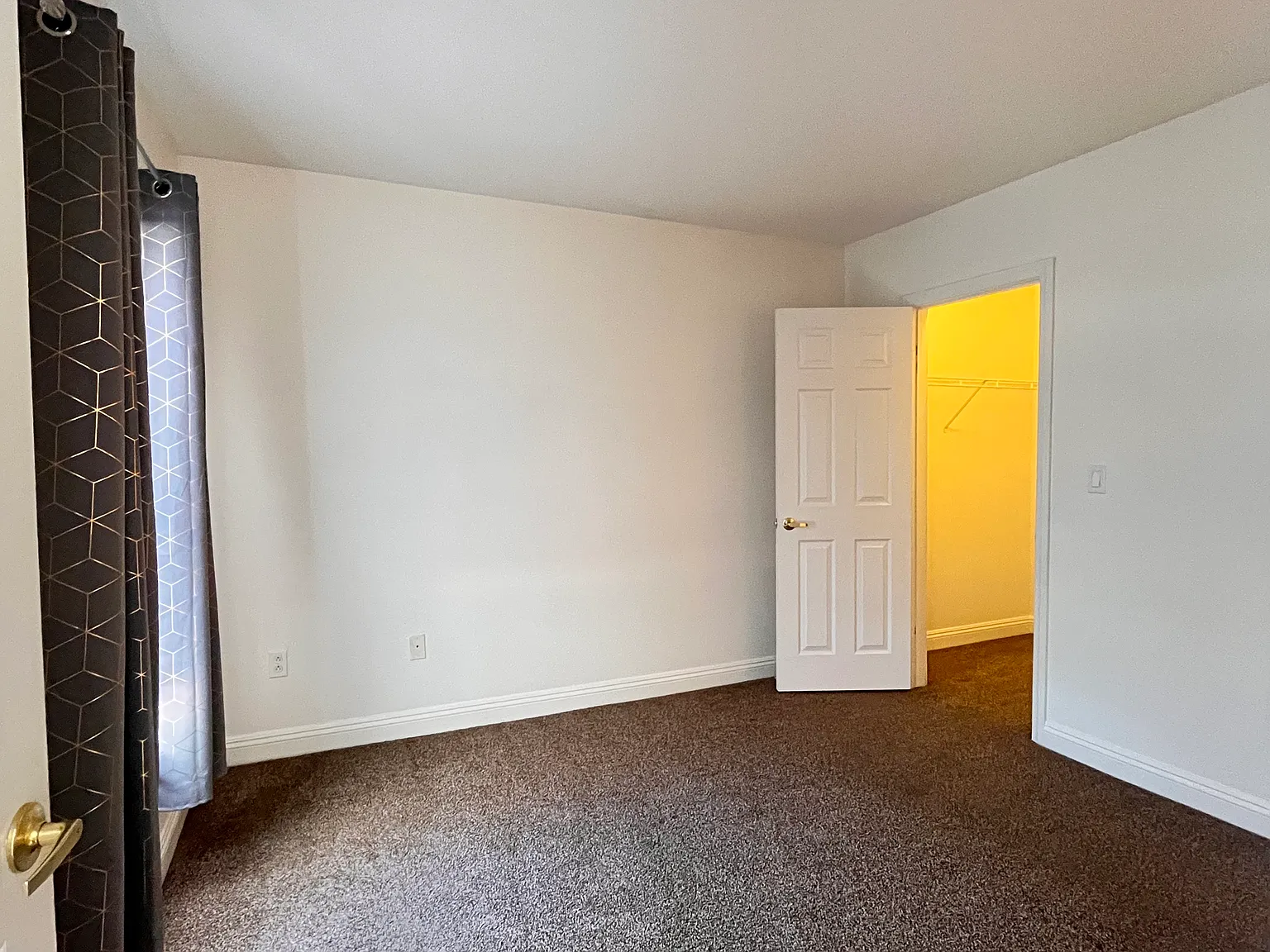 2 bed, 914 sqft, $1,450 — Photo 3