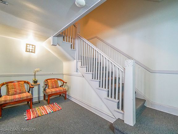 2nd image of 6720 S Paxton Ave #3N