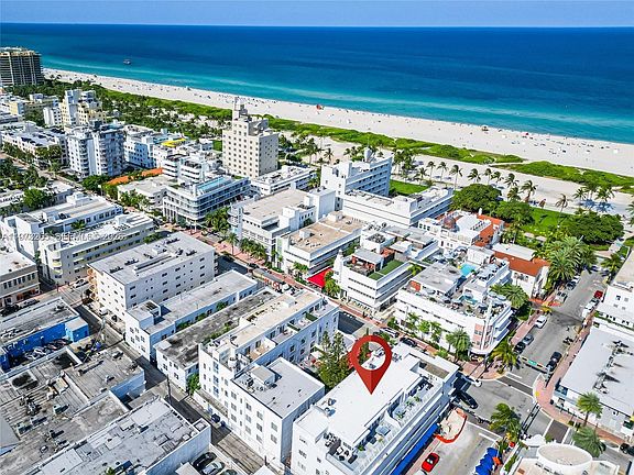 5th image of 1100 Collins Ave APT 303