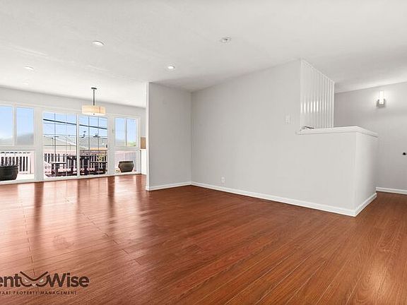 3rd image of 1120 Oakwood Dr