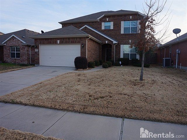 1st image of 610 Cove Ct