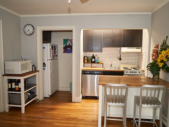 5th image of 195 Thomas Burgin Pkwy Unit 410