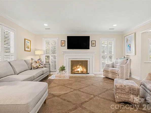 7507 Red Oak Ln, Charlotte, NC 28226