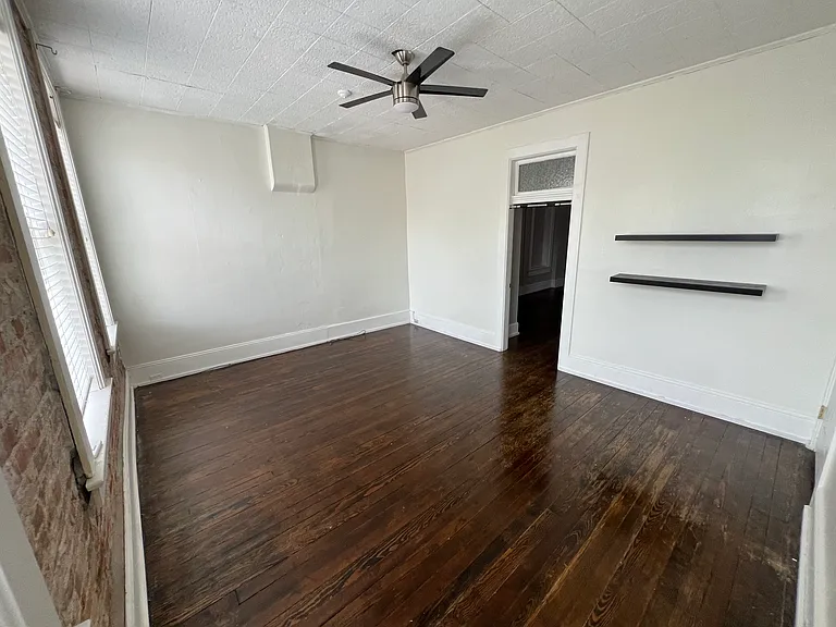 610 S Main St — Photo 17