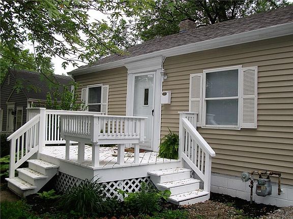 2nd image of 4935 N Indianola Ave