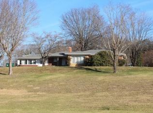 128 Echo Ln, Bluff City, TN 37618