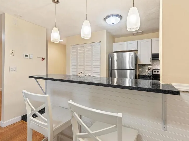 18 Leverett Ave #7 — Photo 2