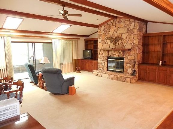 2nd image of 13 Country Club Dr E