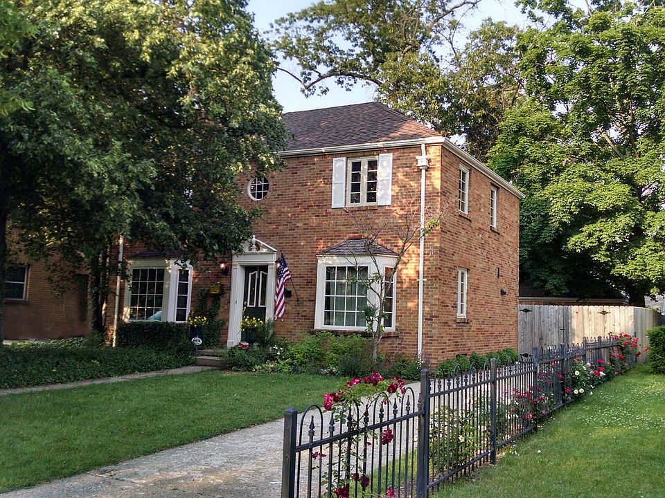 1st image of 204 S Greenlawn Ave