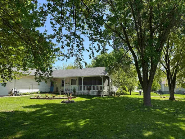 403 13th St, Onawa, IA 51040